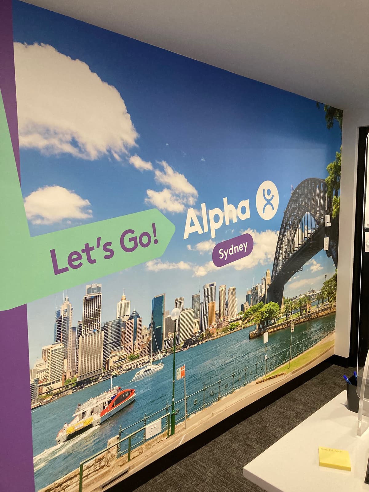 FAQ Illustration - Wallpaper mural in elegant room